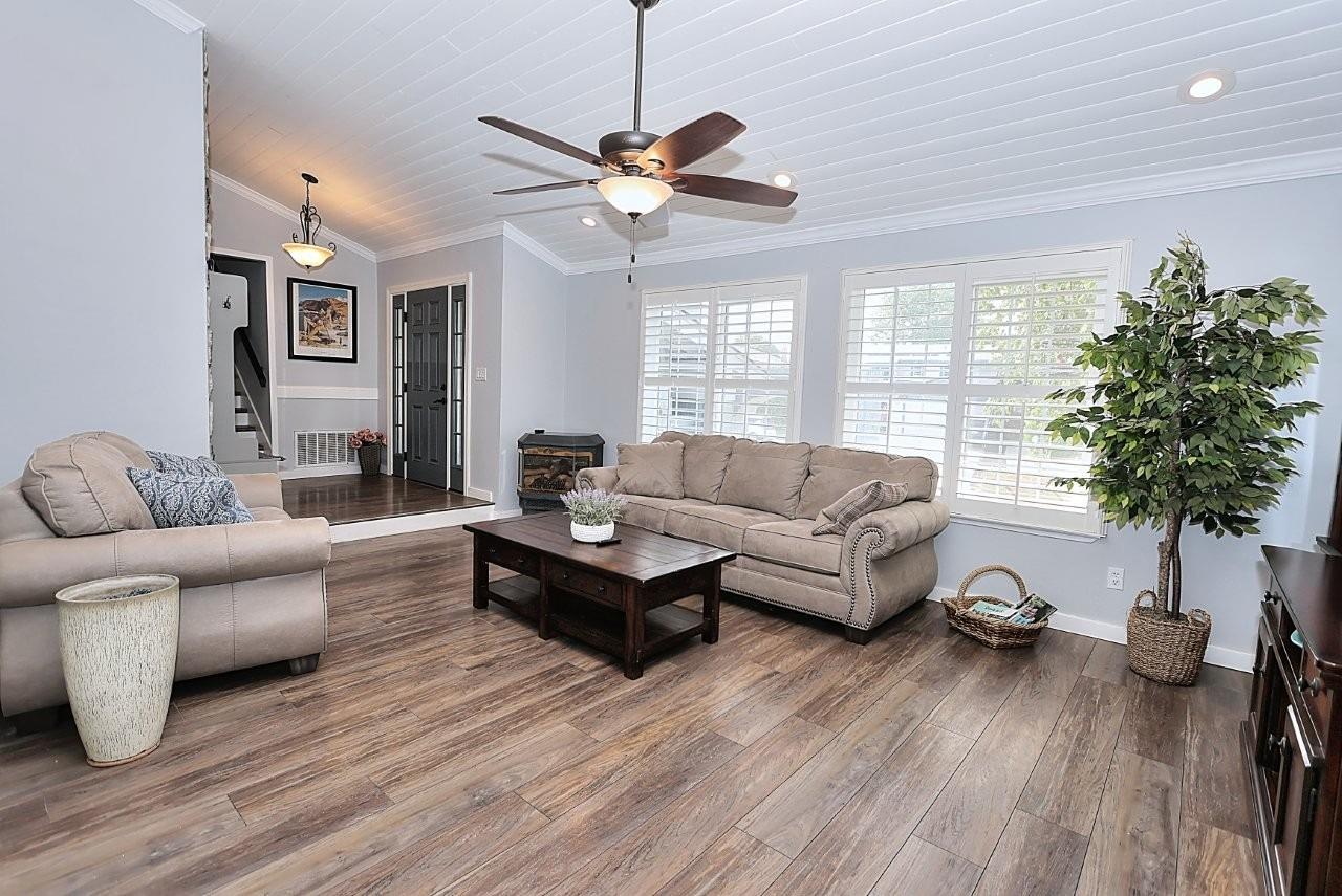 Detail Gallery Image 7 of 25 For 837 Lewis Ave, Woodland,  CA 95695 - 4 Beds | 2/1 Baths