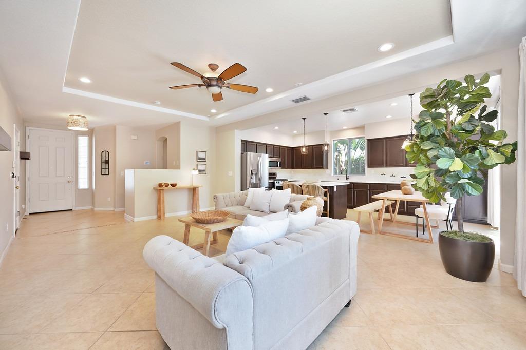 Detail Gallery Image 6 of 57 For 9577 Arcada Ct, Elk Grove,  CA 95624 - 3 Beds | 2 Baths