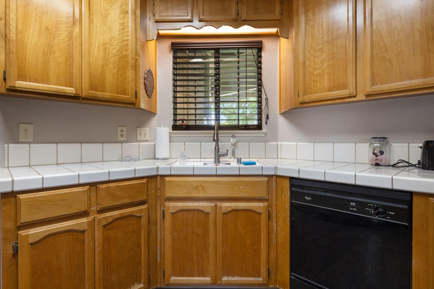 Detail Gallery Image 9 of 33 For 2088 Shadow Park Dr, Turlock,  CA 95380 - 3 Beds | 2 Baths