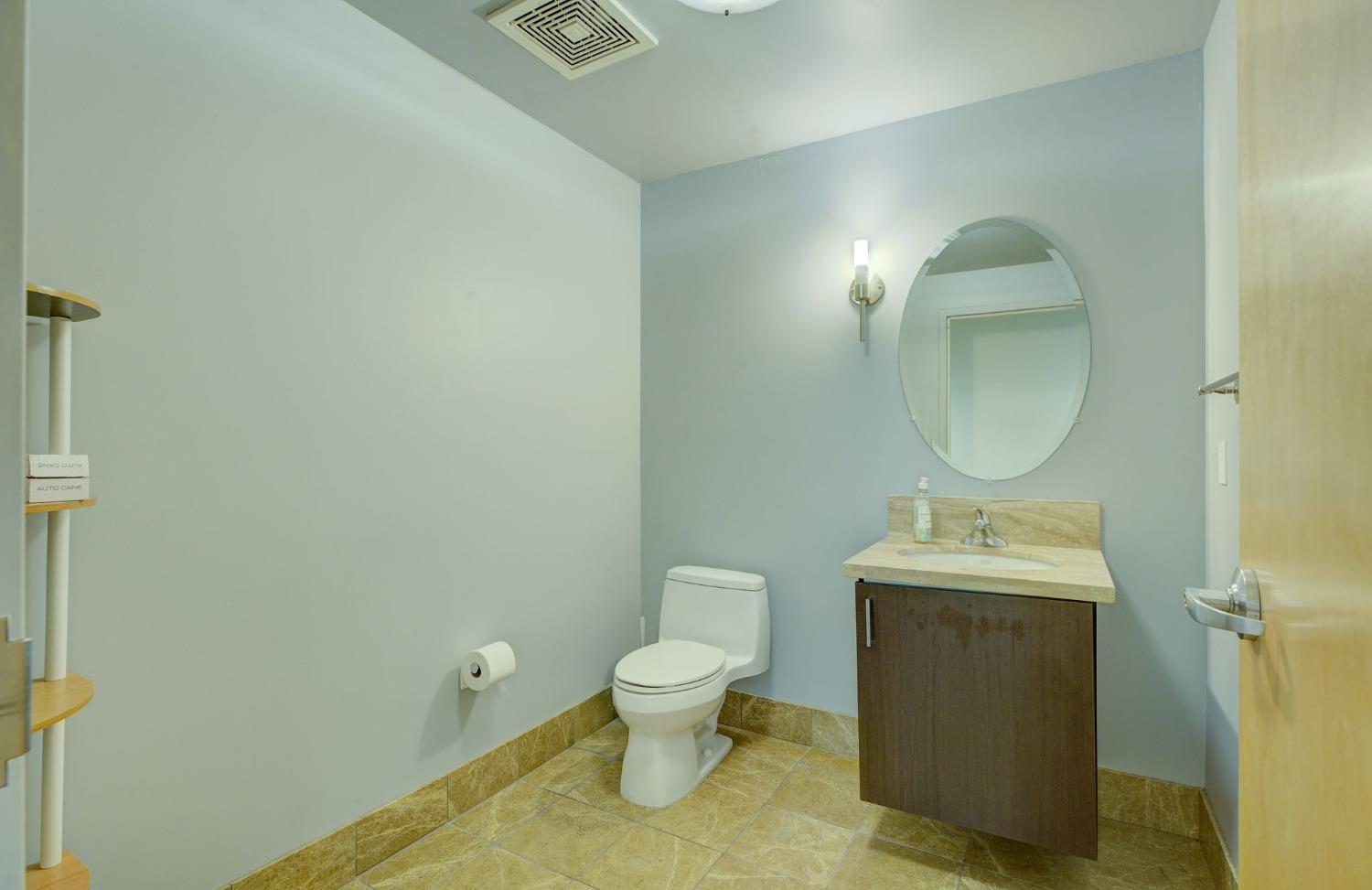 L Street #304, Sacramento, California image 11