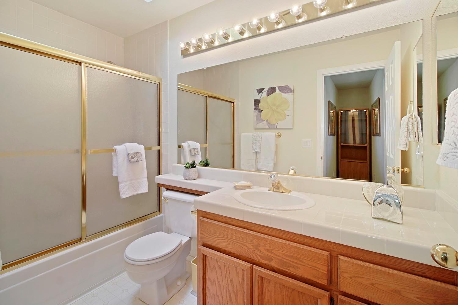 Pleasantglen Way, Elk Grove, California image 38