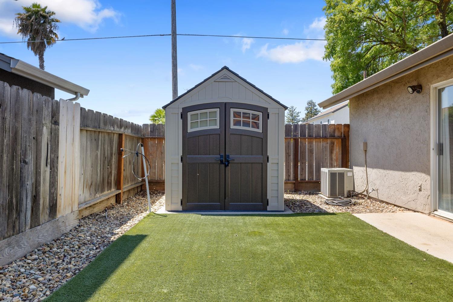 Detail Gallery Image 32 of 33 For 2088 Shadow Park Dr, Turlock,  CA 95380 - 3 Beds | 2 Baths