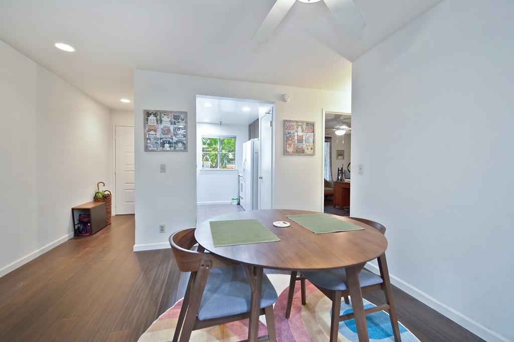 Photo #3: 225054035 Listing 
