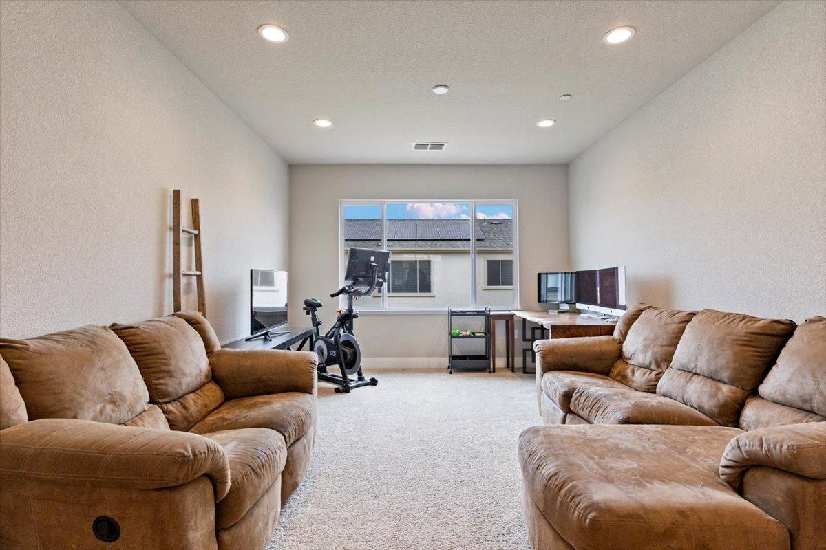 Detail Gallery Image 37 of 70 For 18466 Lewiston Dr, Lathrop,  CA 95330 - 5 Beds | 3/1 Baths