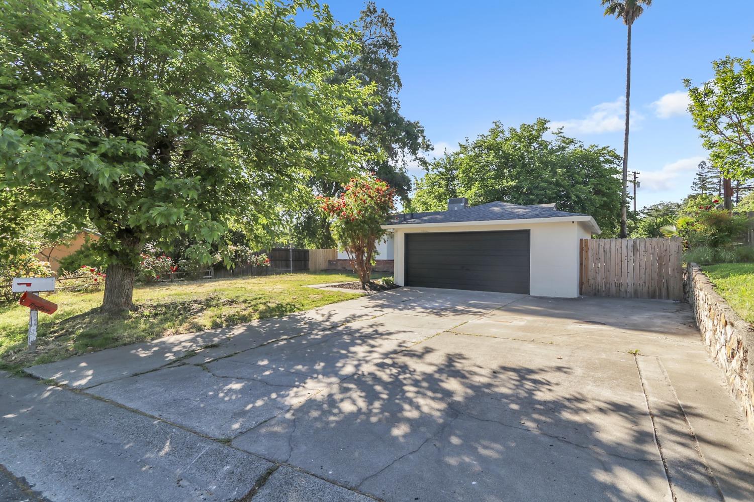 Pin Oak Court, Fair Oaks, California image 46