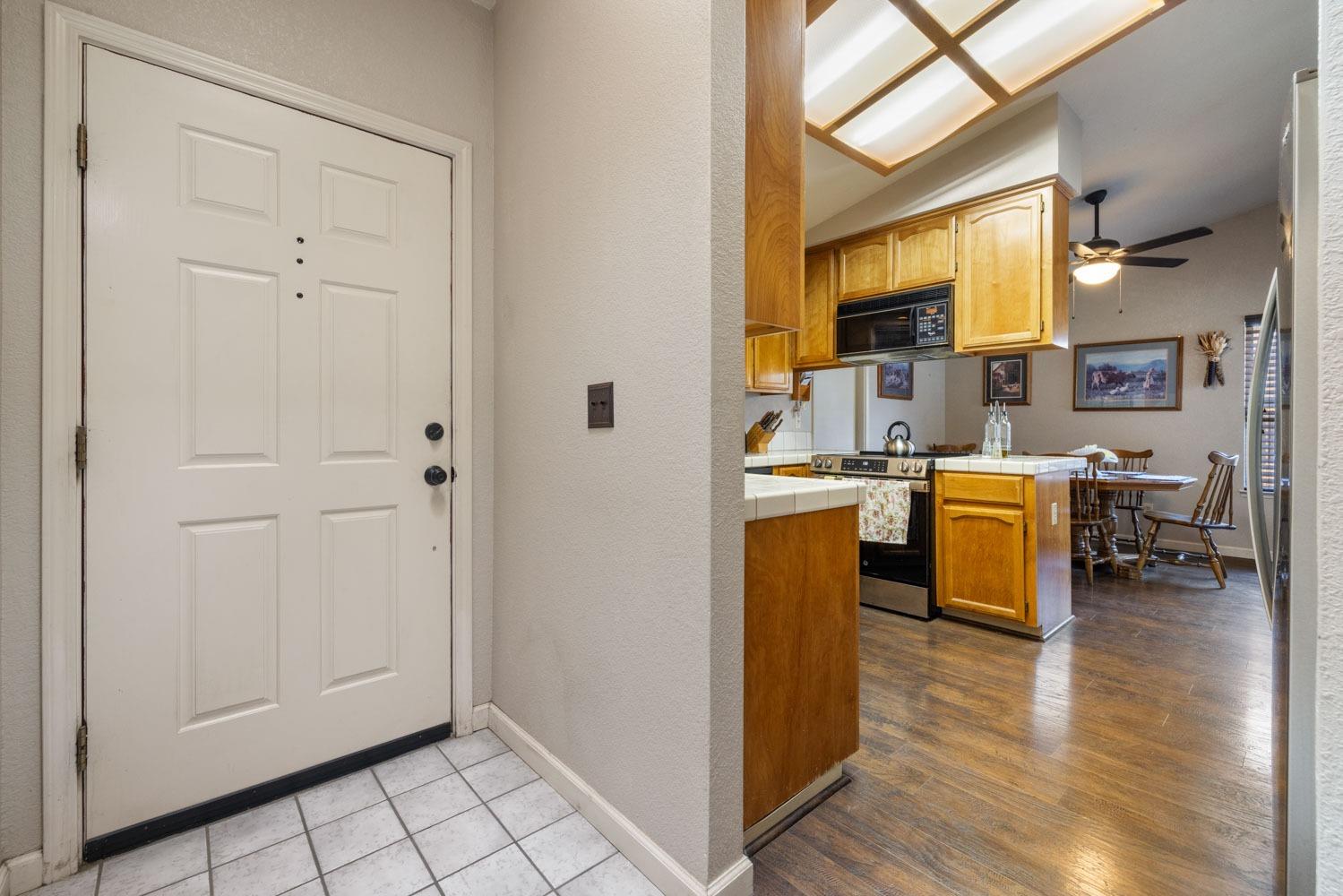 Detail Gallery Image 7 of 33 For 2088 Shadow Park Dr, Turlock,  CA 95380 - 3 Beds | 2 Baths