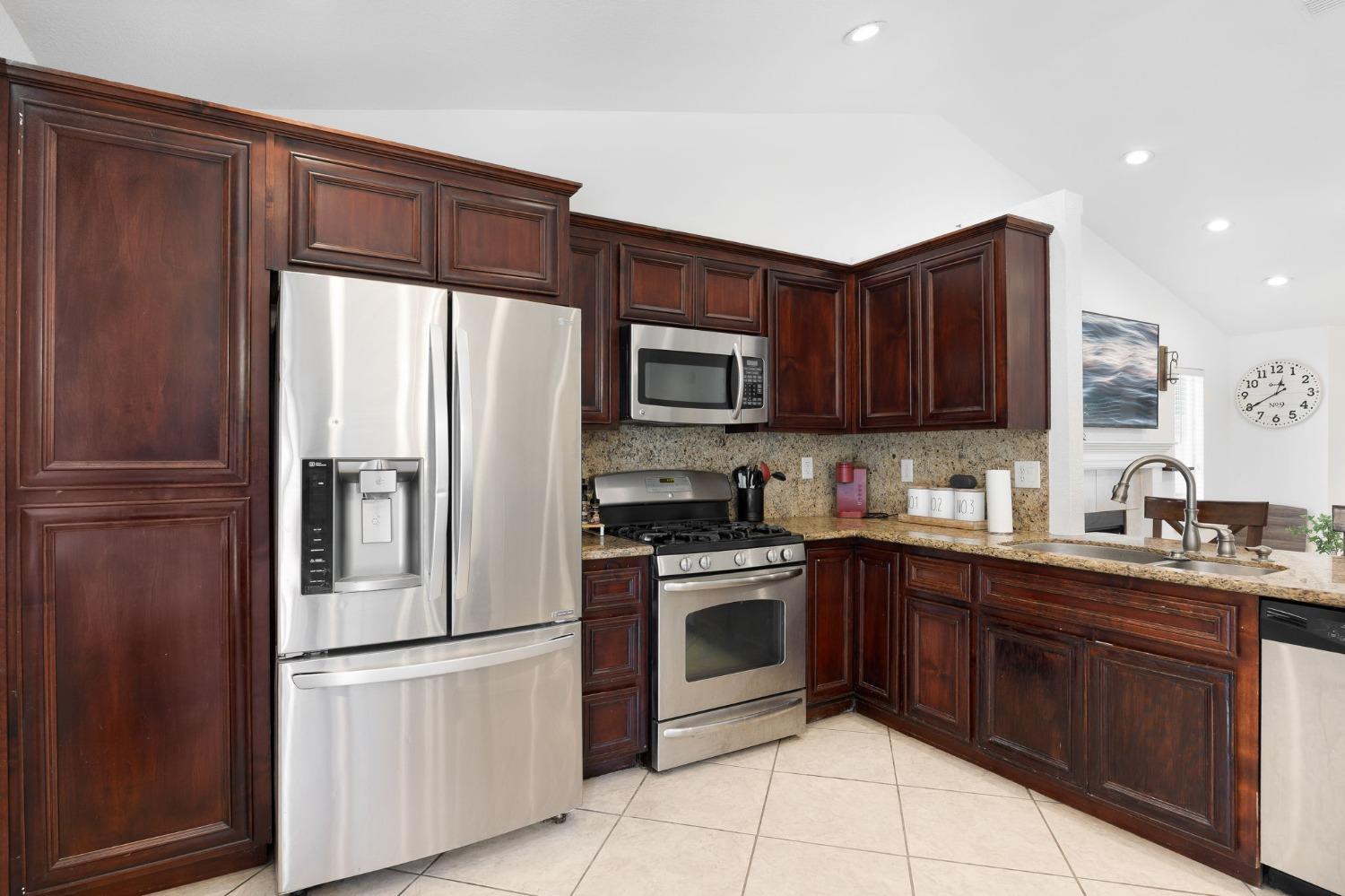 Detail Gallery Image 13 of 36 For 866 Golden Heights Dr, Galt,  CA 95632 - 4 Beds | 2 Baths