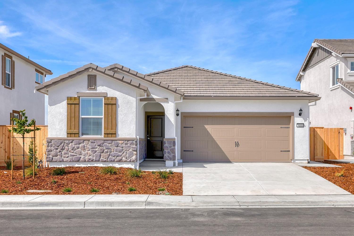 Detail Gallery Image 1 of 10 For 829 Chatham Ln, Patterson,  CA 95363 - 3 Beds | 2 Baths