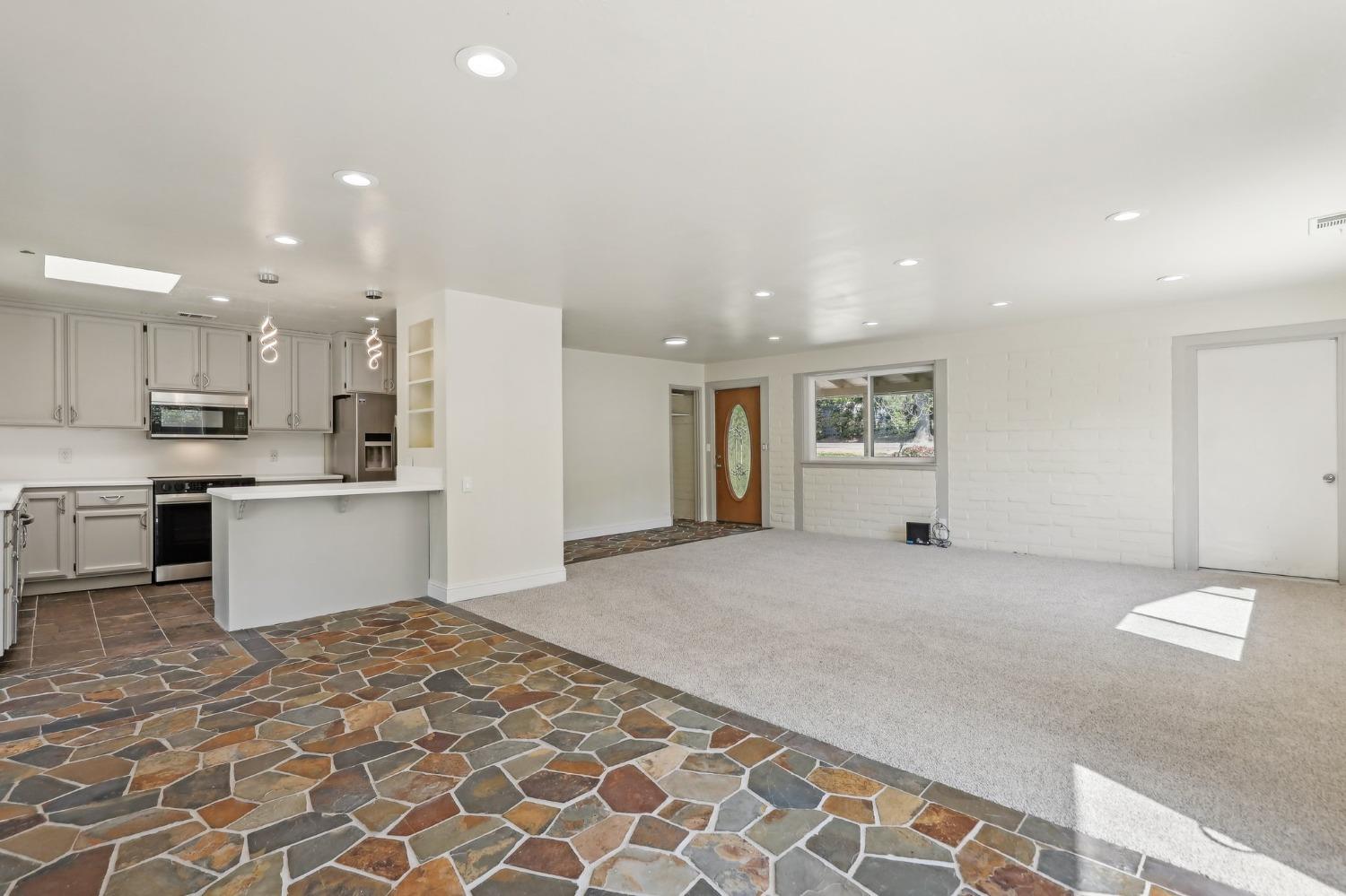 Sutter Avenue, Carmichael, California image 7