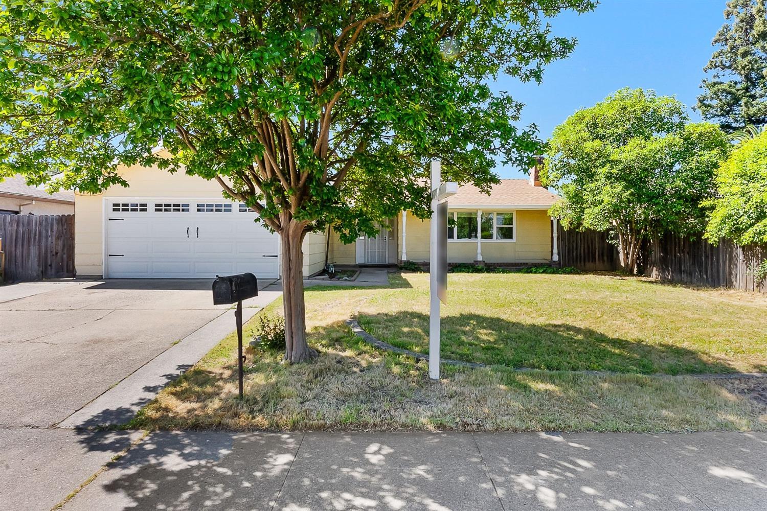 Lynnetree Way, Citrus Heights, California image 3