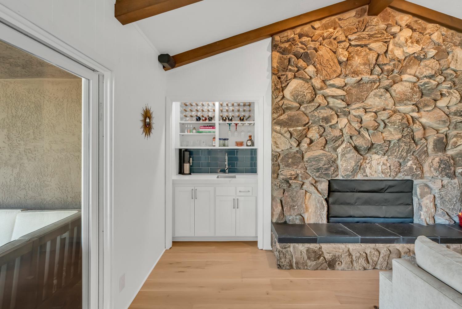 Detail Gallery Image 27 of 64 For 4644 American River Dr, Sacramento,  CA 95864 - 5 Beds | 3 Baths