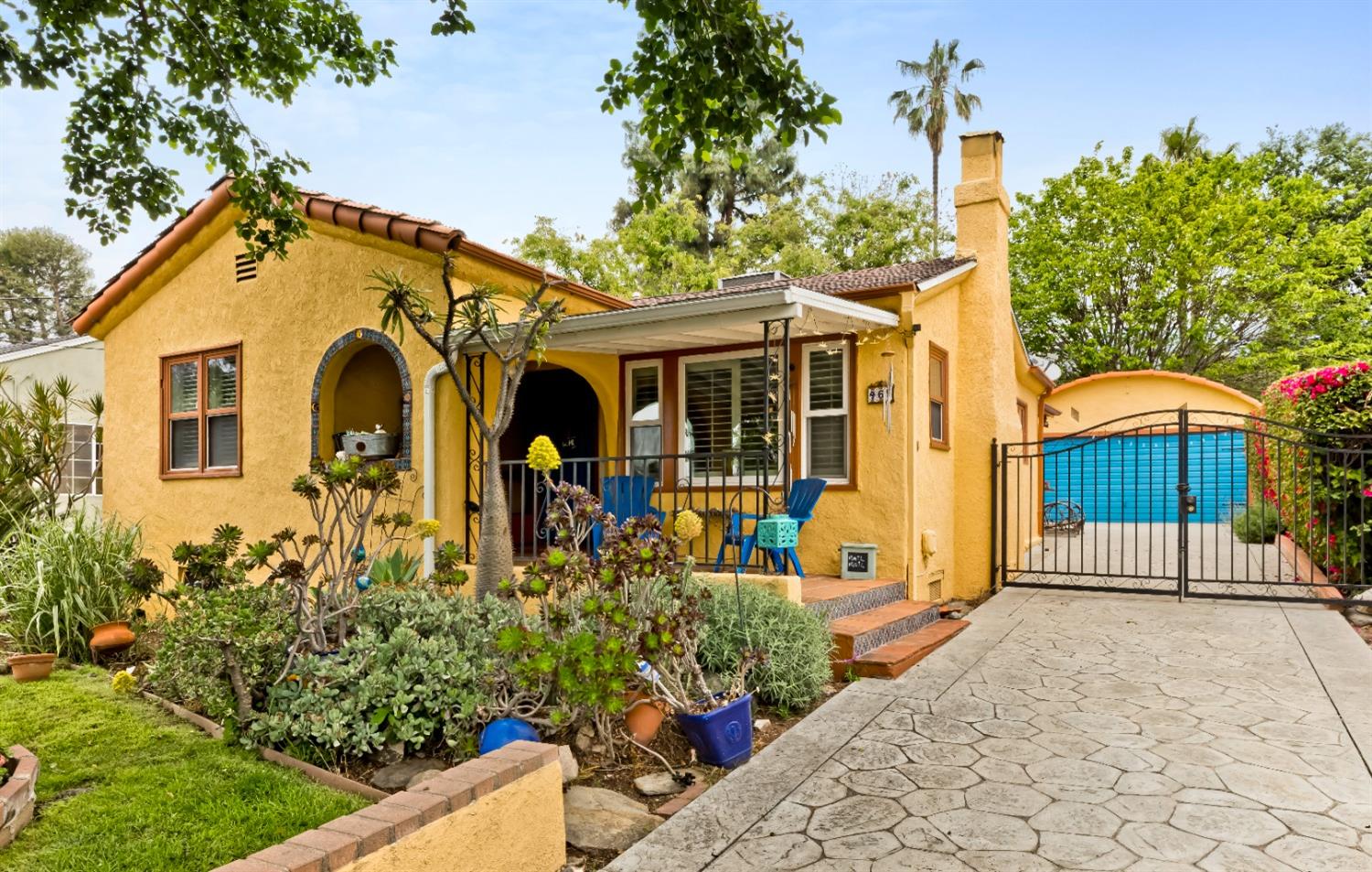 Alameda Street, Altadena, California image 3
