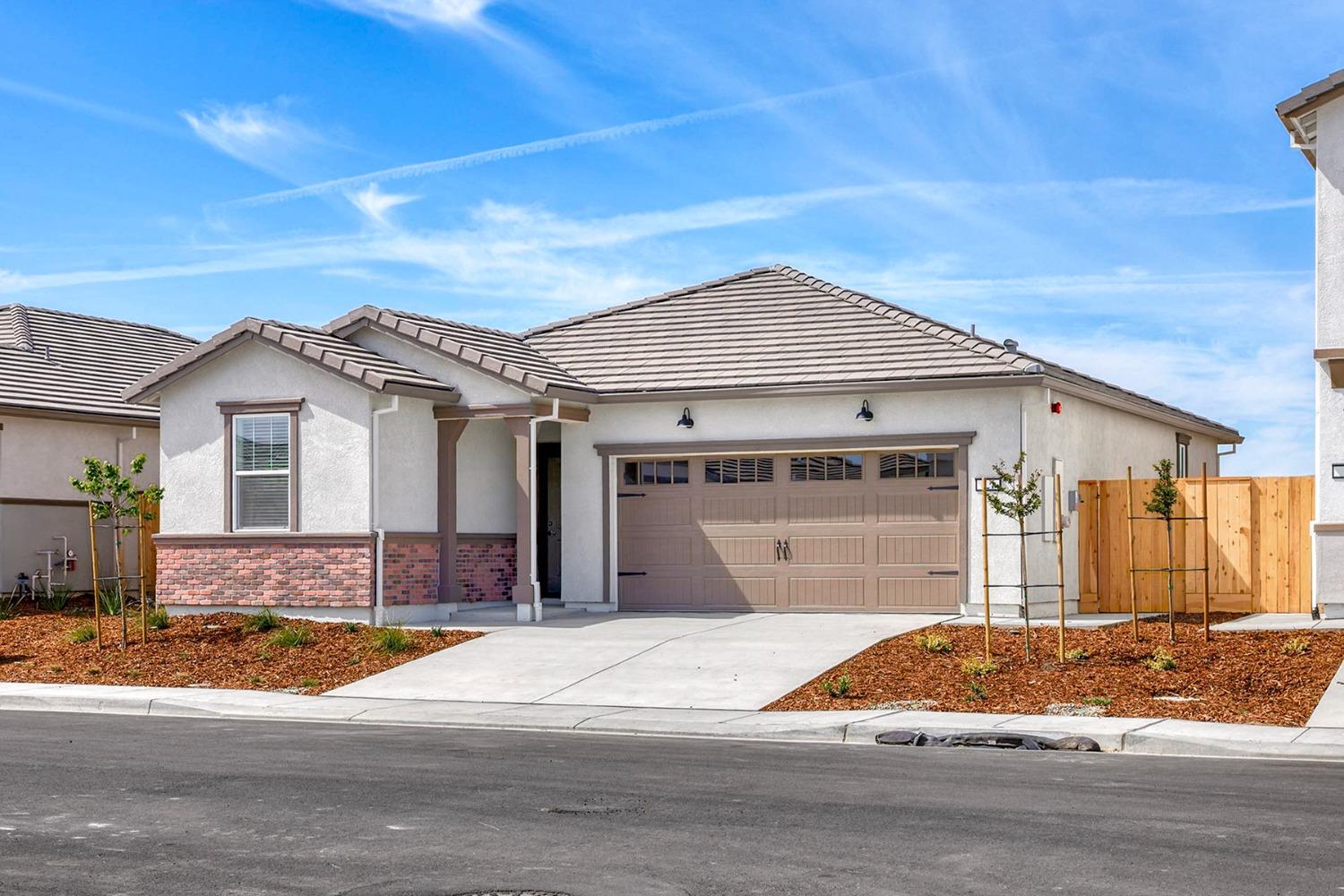 Detail Gallery Image 2 of 3 For 821 Chatham Ln, Patterson,  CA 95363 - 3 Beds | 2 Baths