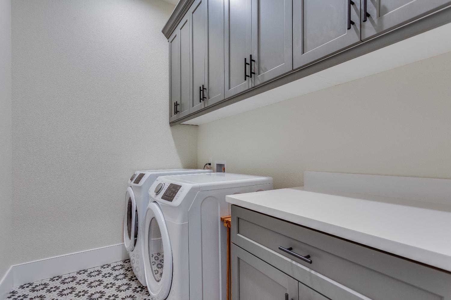 Detail Gallery Image 10 of 25 For 1501 Empire Dr, Lodi,  CA 95242 - 4 Beds | 2 Baths
