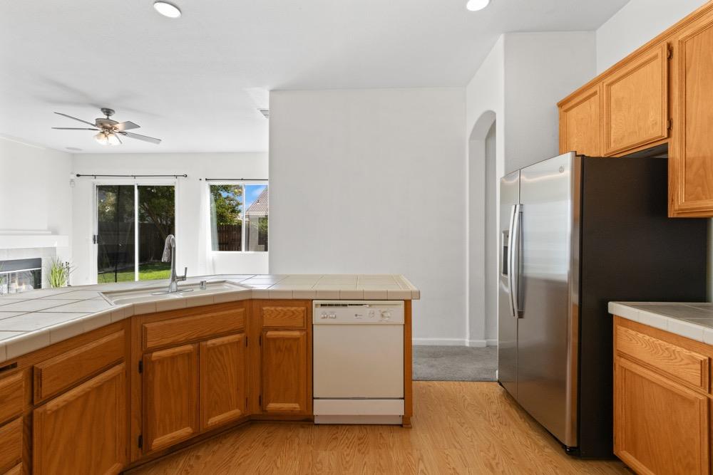 Detail Gallery Image 15 of 78 For 129 Opus Cir, Sacramento,  CA 95834 - 4 Beds | 2/1 Baths