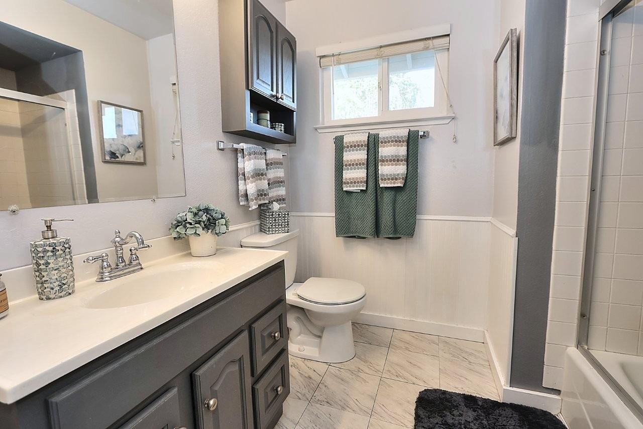 Detail Gallery Image 18 of 25 For 837 Lewis Ave, Woodland,  CA 95695 - 4 Beds | 2/1 Baths
