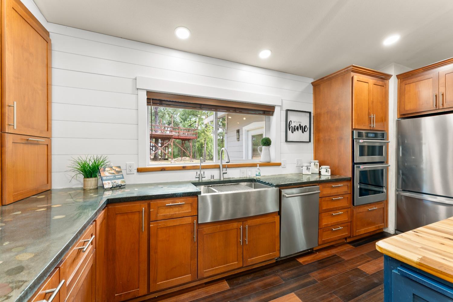 Detail Gallery Image 10 of 99 For 2710 Boulder Ln, Placerville,  CA 95667 - 4 Beds | 3 Baths