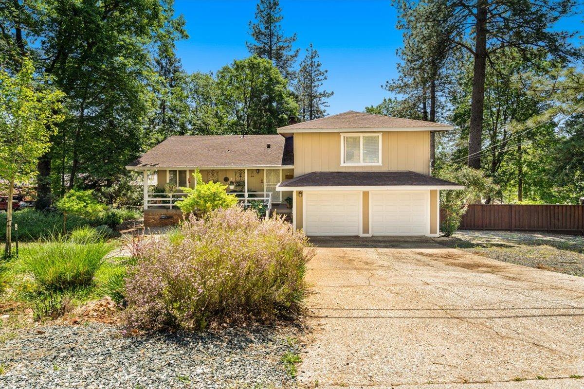 Alta Sierra Drive, Grass Valley, California image 2