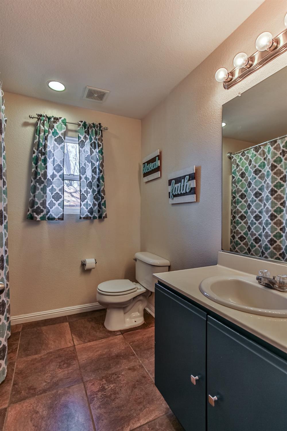 Chateau Drive, Olivehurst, California image 30