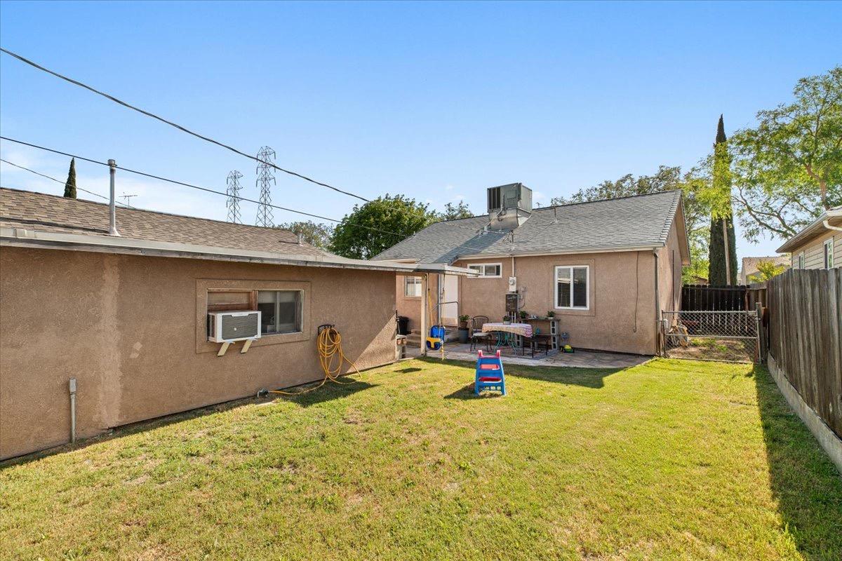Detail Gallery Image 46 of 54 For 231 Poplar Ave, Manteca,  CA 95336 - 3 Beds | 2 Baths