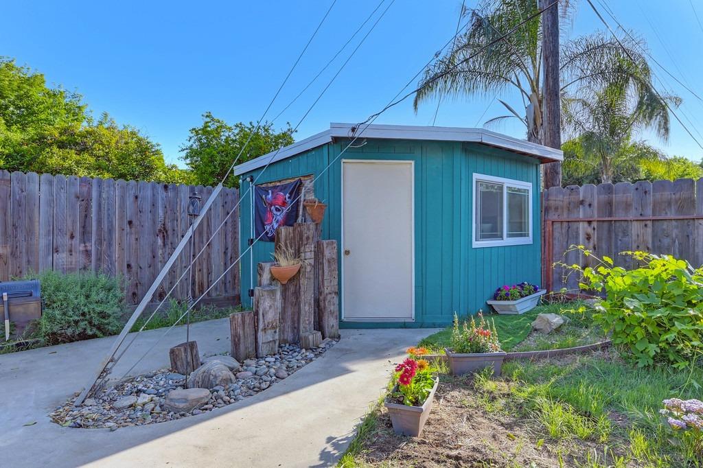 Detail Gallery Image 50 of 60 For 1402 Louise Ave, Modesto,  CA 95350 - 3 Beds | 3 Baths