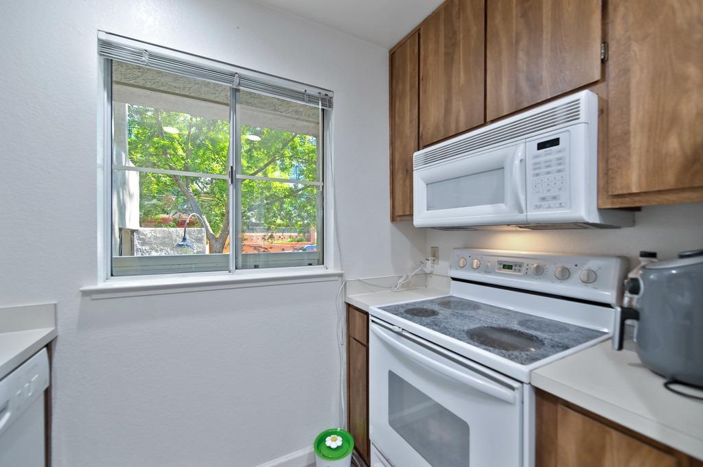 Photo #15: 225054035 Listing: Photo #15