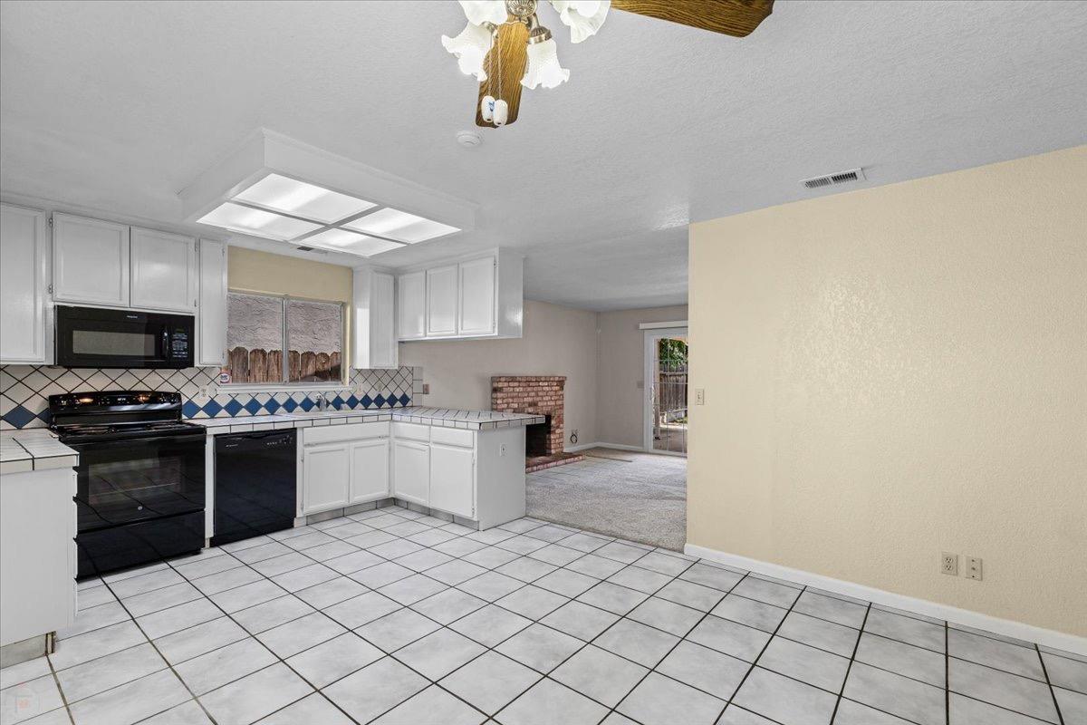 Detail Gallery Image 13 of 47 For 832 Chalone Dr, Modesto,  CA 95358 - 3 Beds | 2 Baths
