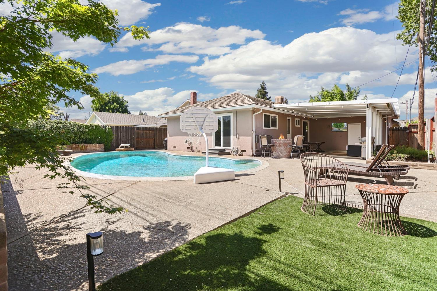 Vista Drive, Lodi, California image 42