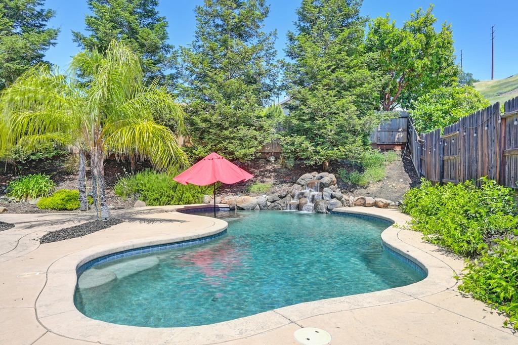 Lone Spur Drive, Folsom, California image 34