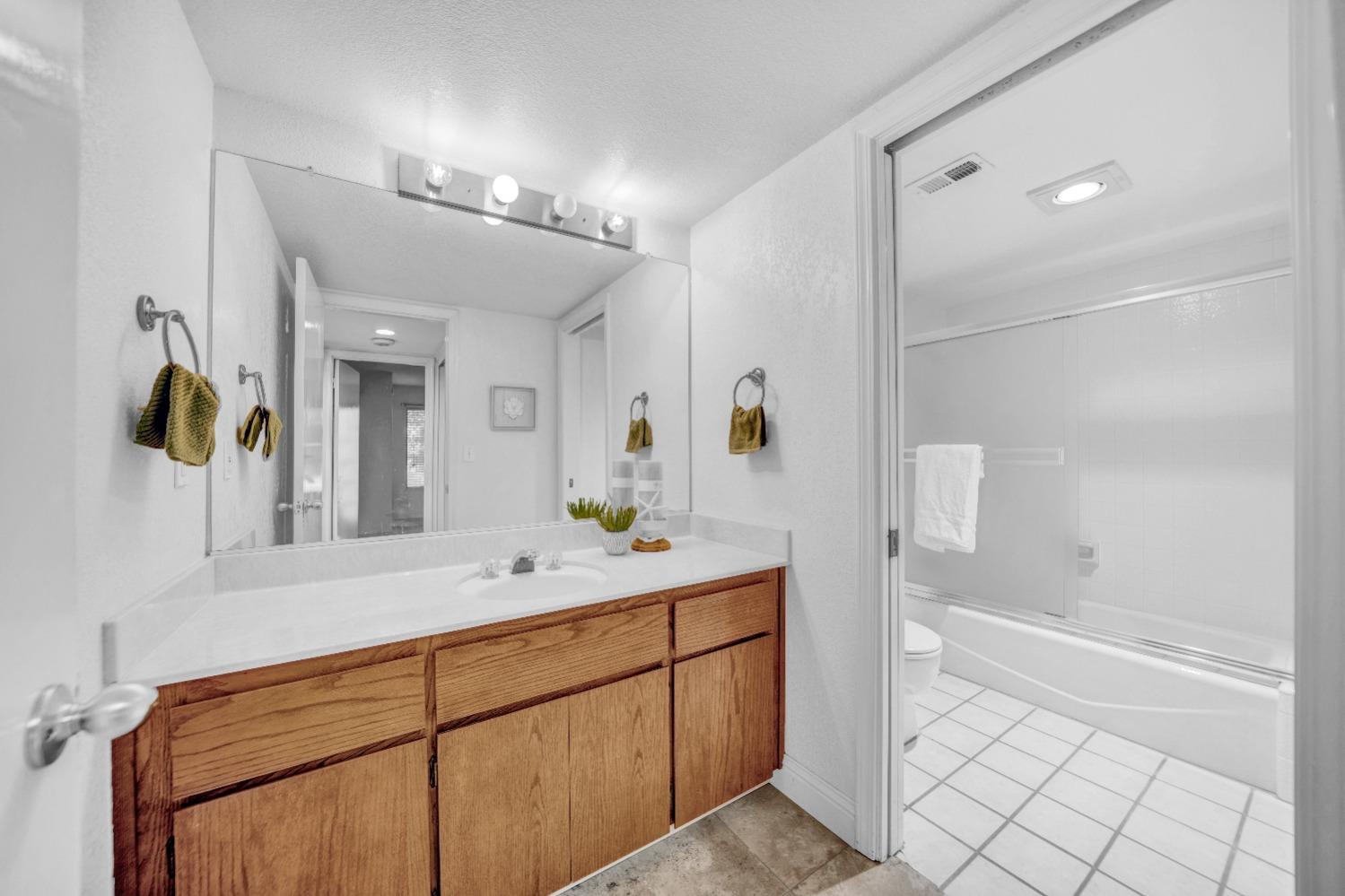 Embarcadero Drive #2, Stockton, California image 12