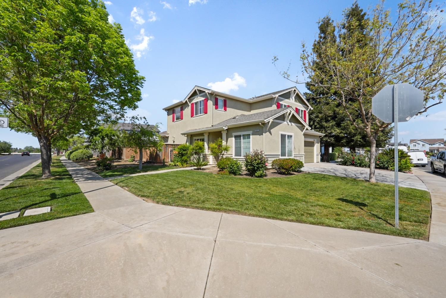 Detail Gallery Image 1 of 30 For 2025 St Theresa Way, Modesto,  CA 95358 - 4 Beds | 2/1 Baths