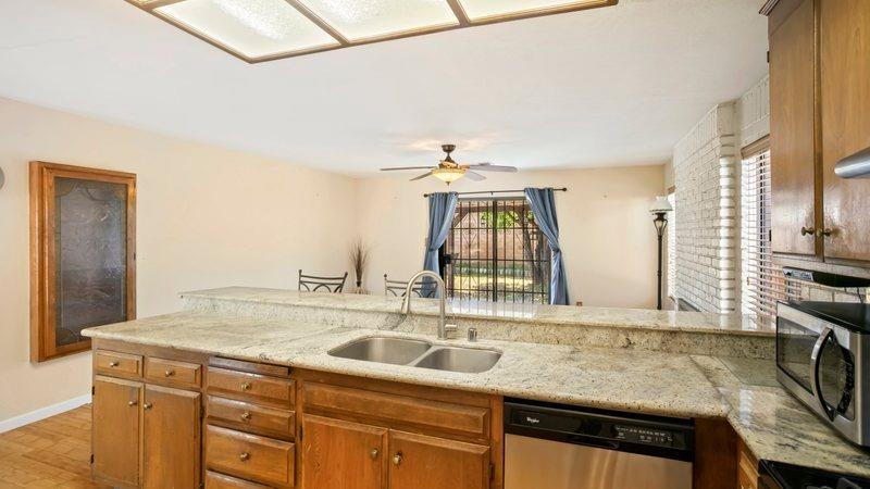 Detail Gallery Image 19 of 42 For 8770 Superb Cir, Elk Grove,  CA 95624 - 3 Beds | 2 Baths