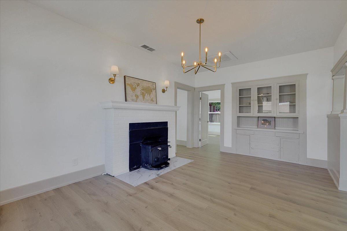 Detail Gallery Image 2 of 30 For 831 G St, Marysville,  CA 95901 - 2 Beds | 1 Baths