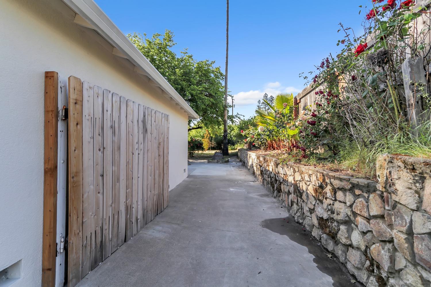 Pin Oak Court, Fair Oaks, California image 45