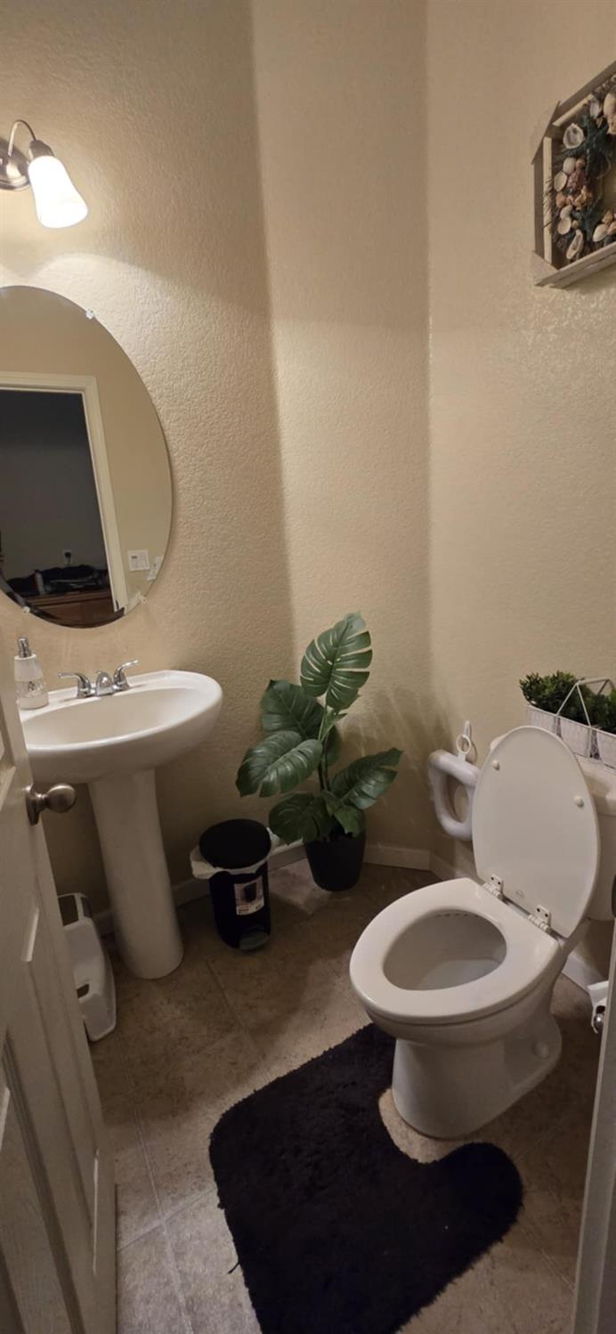 Faxon Drive, Atwater, California image 6