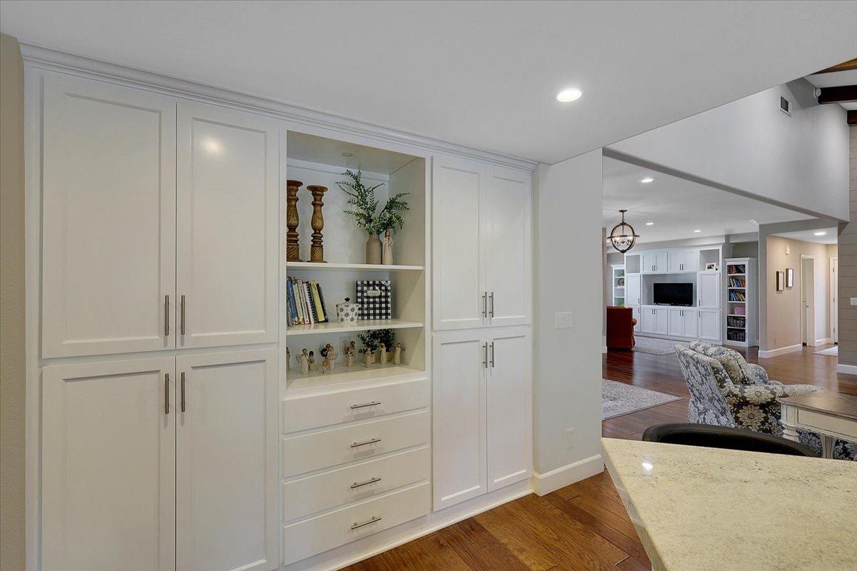 Detail Gallery Image 17 of 70 For 734 Mariner Loop, Yuba City,  CA 95991 - 4 Beds | 3 Baths