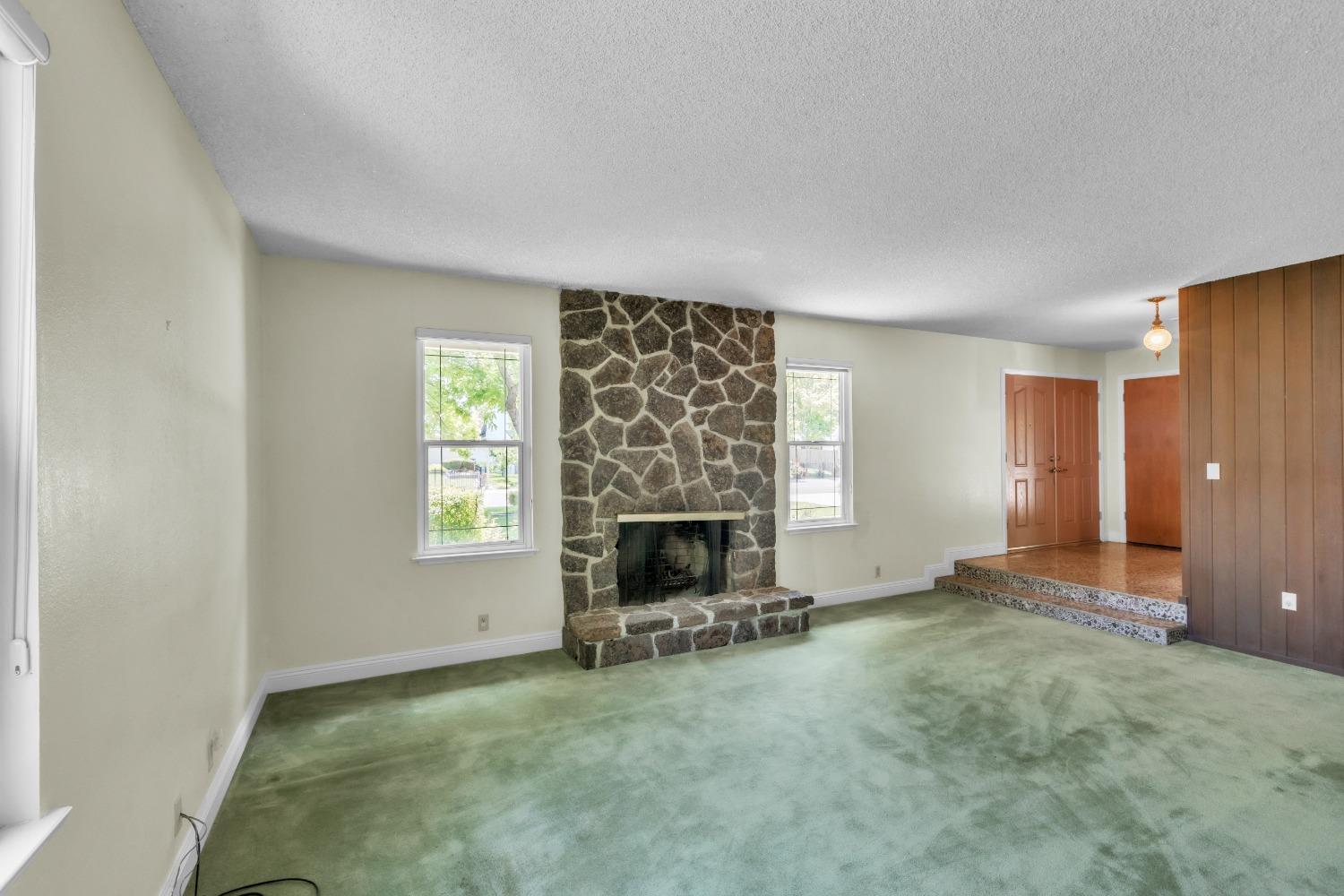 Cromwell Way, Sacramento, California image 12