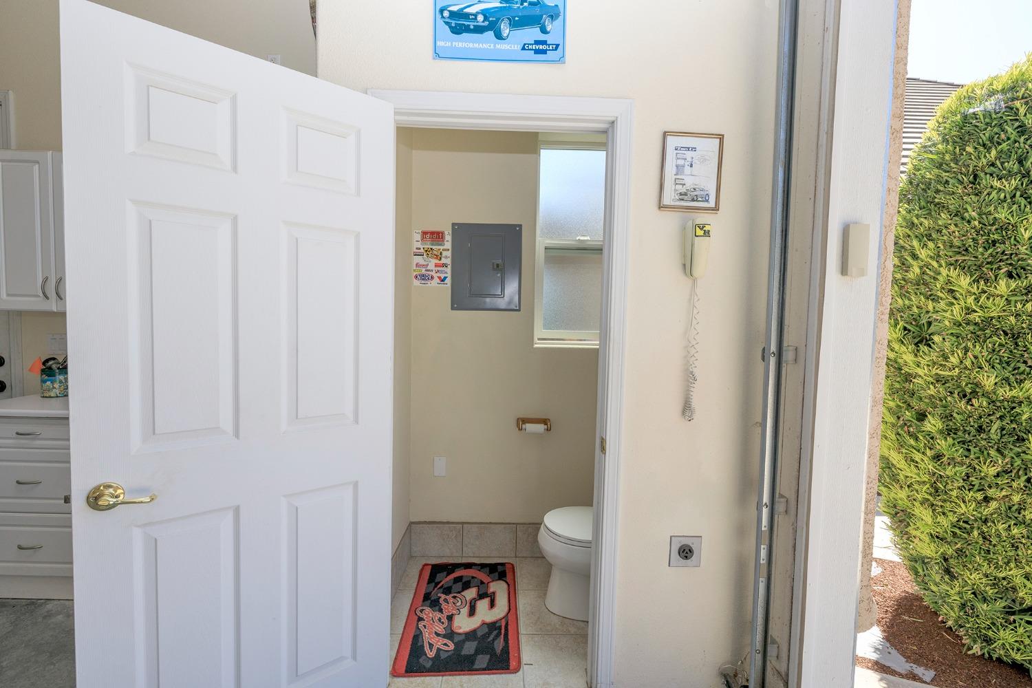 Detail Gallery Image 61 of 77 For 11325 Wild Oak Dr, Oakdale,  CA 95361 - 4 Beds | 2/1 Baths