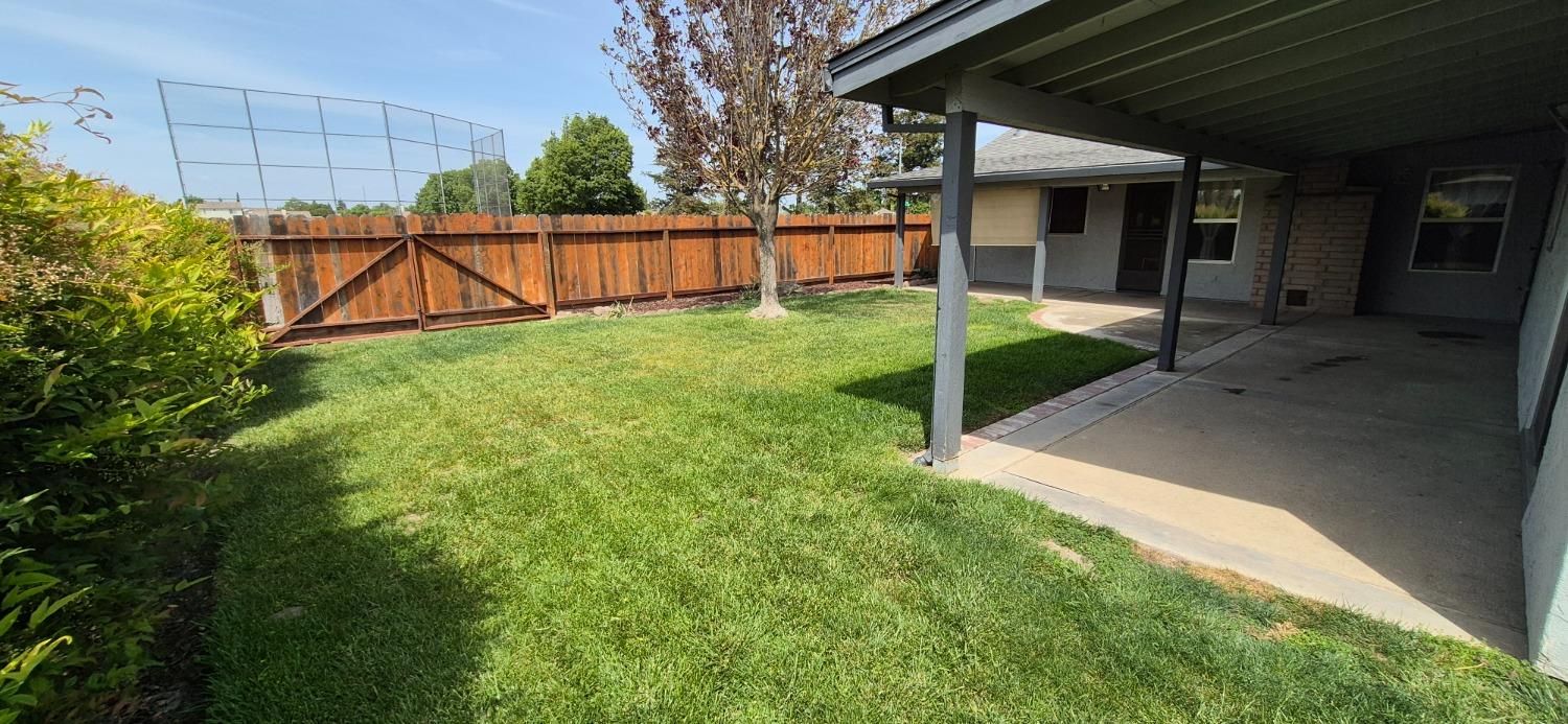 Bridgeport Lane, Manteca, California image 4