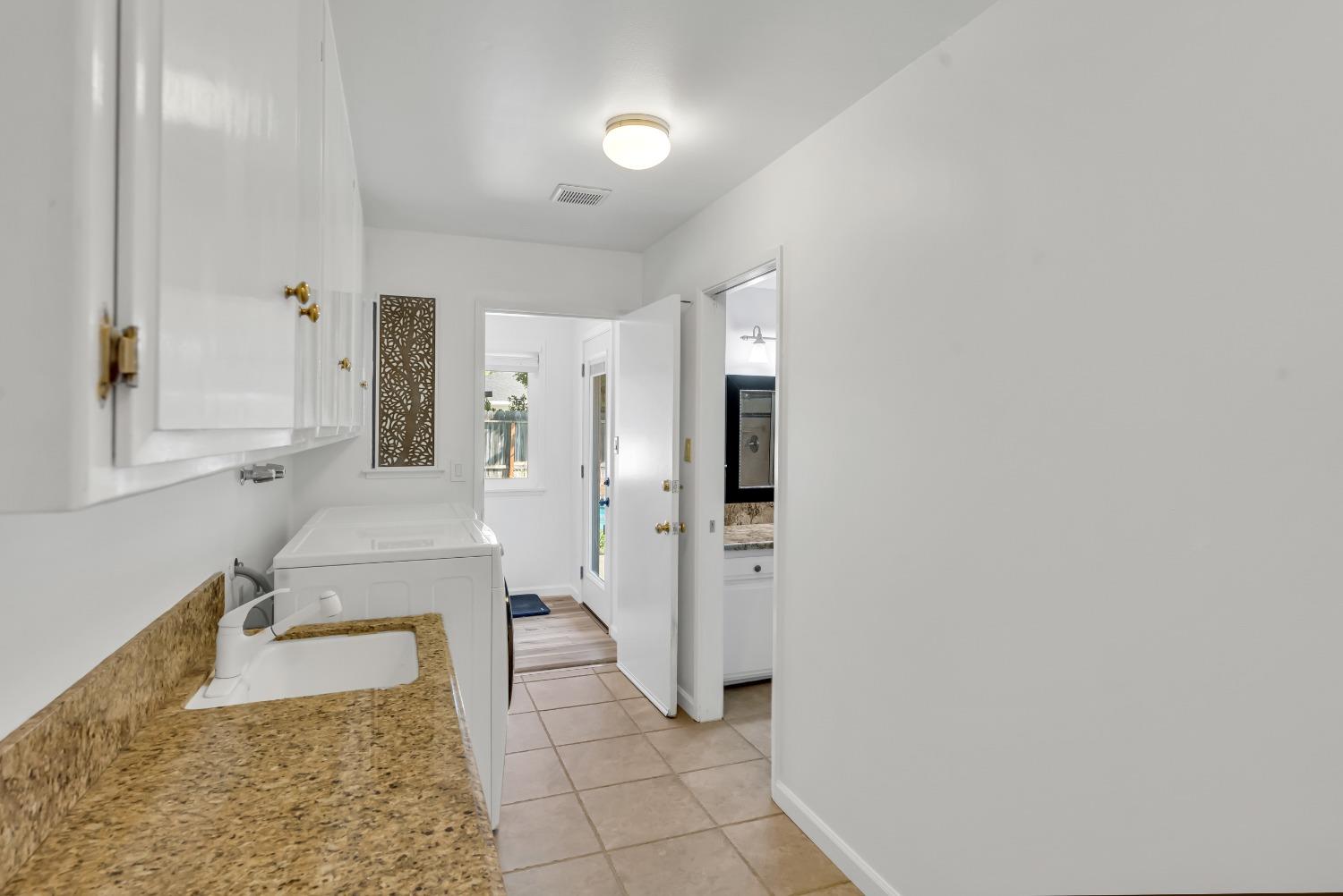 Detail Gallery Image 44 of 64 For 4644 American River Dr, Sacramento,  CA 95864 - 5 Beds | 3 Baths