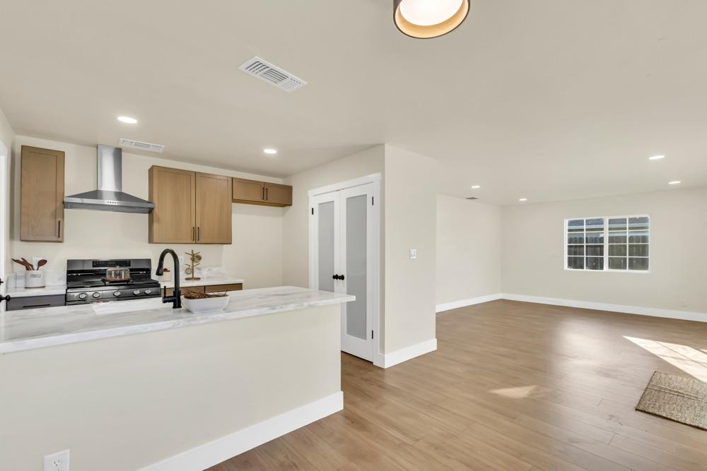 Mayfair Drive, Sacramento, California image 7