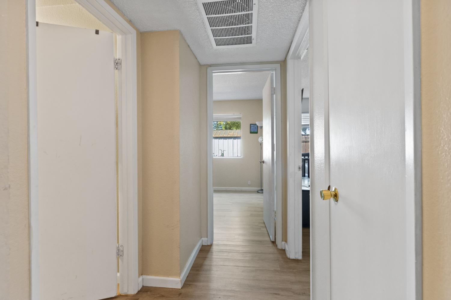 Detail Gallery Image 13 of 24 For 6227 Center Mall Way, Sacramento,  CA 95823 - 2 Beds | 1 Baths