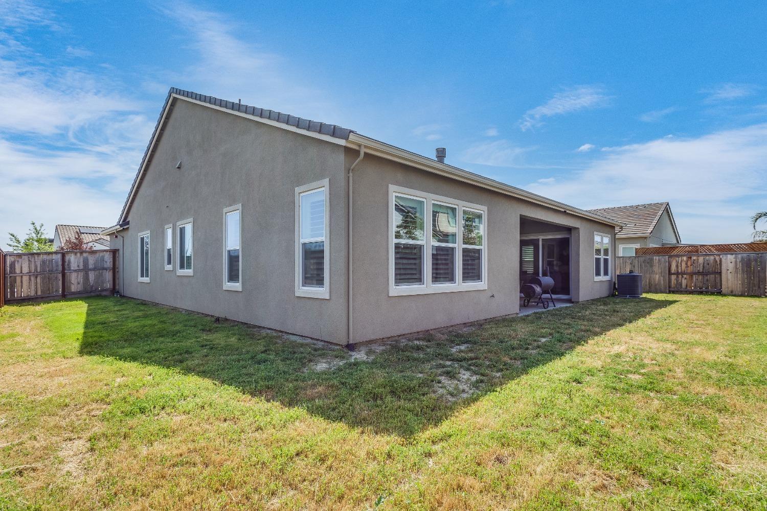 Detail Gallery Image 24 of 25 For 1501 Empire Dr, Lodi,  CA 95242 - 4 Beds | 2 Baths