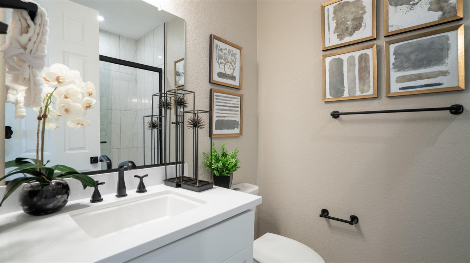 Detail Gallery Image 5 of 41 For 1096 Fiano Pl, Manteca,  CA 95337 - 4 Beds | 3 Baths