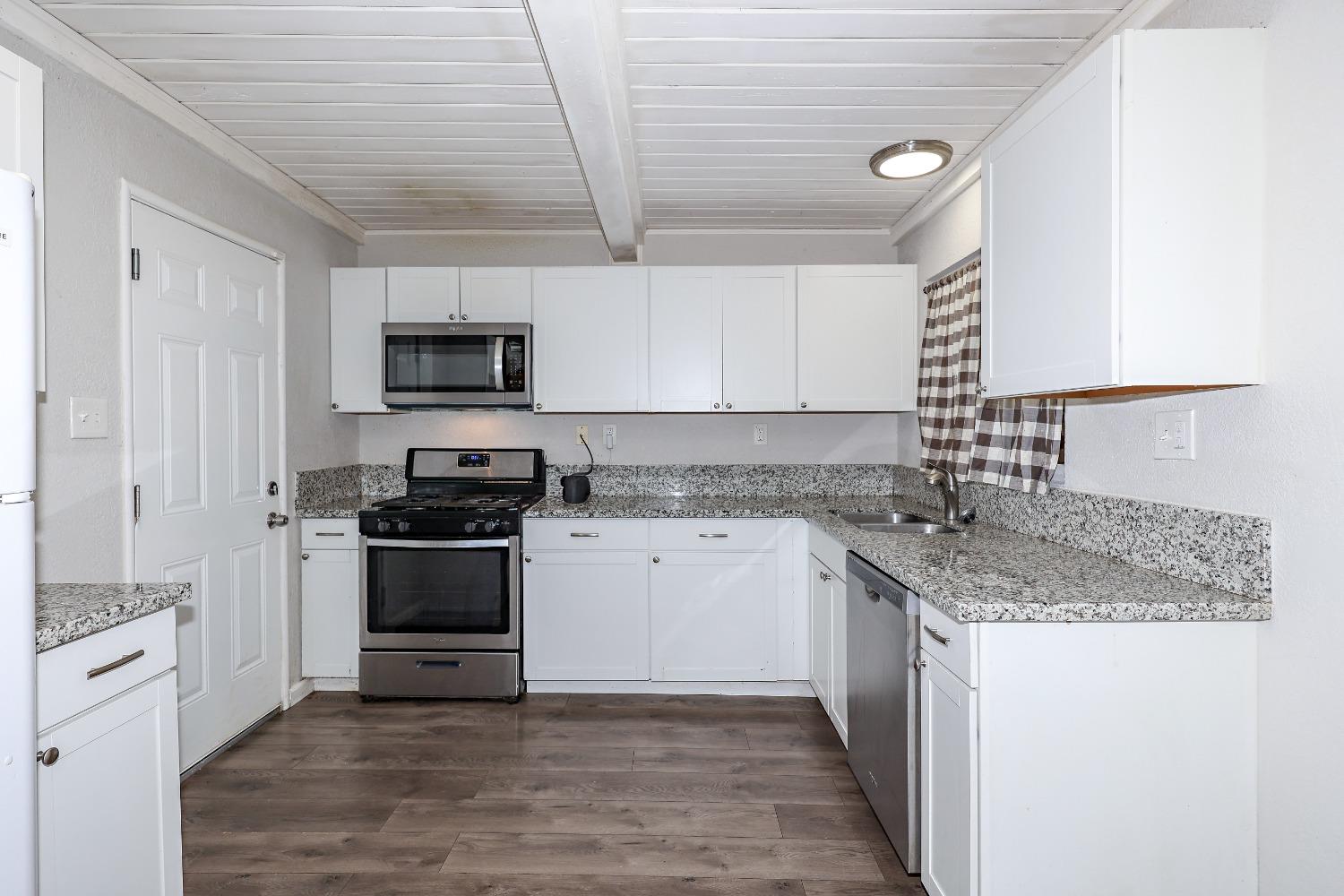 Detail Gallery Image 6 of 26 For 3053 Oleander Ave, Merced,  CA 95340 - 3 Beds | 1 Baths