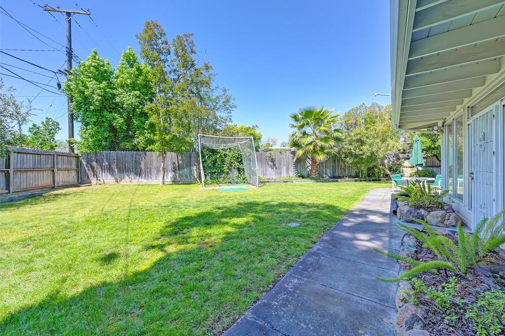 El Camino Avenue, Sacramento, California image 38