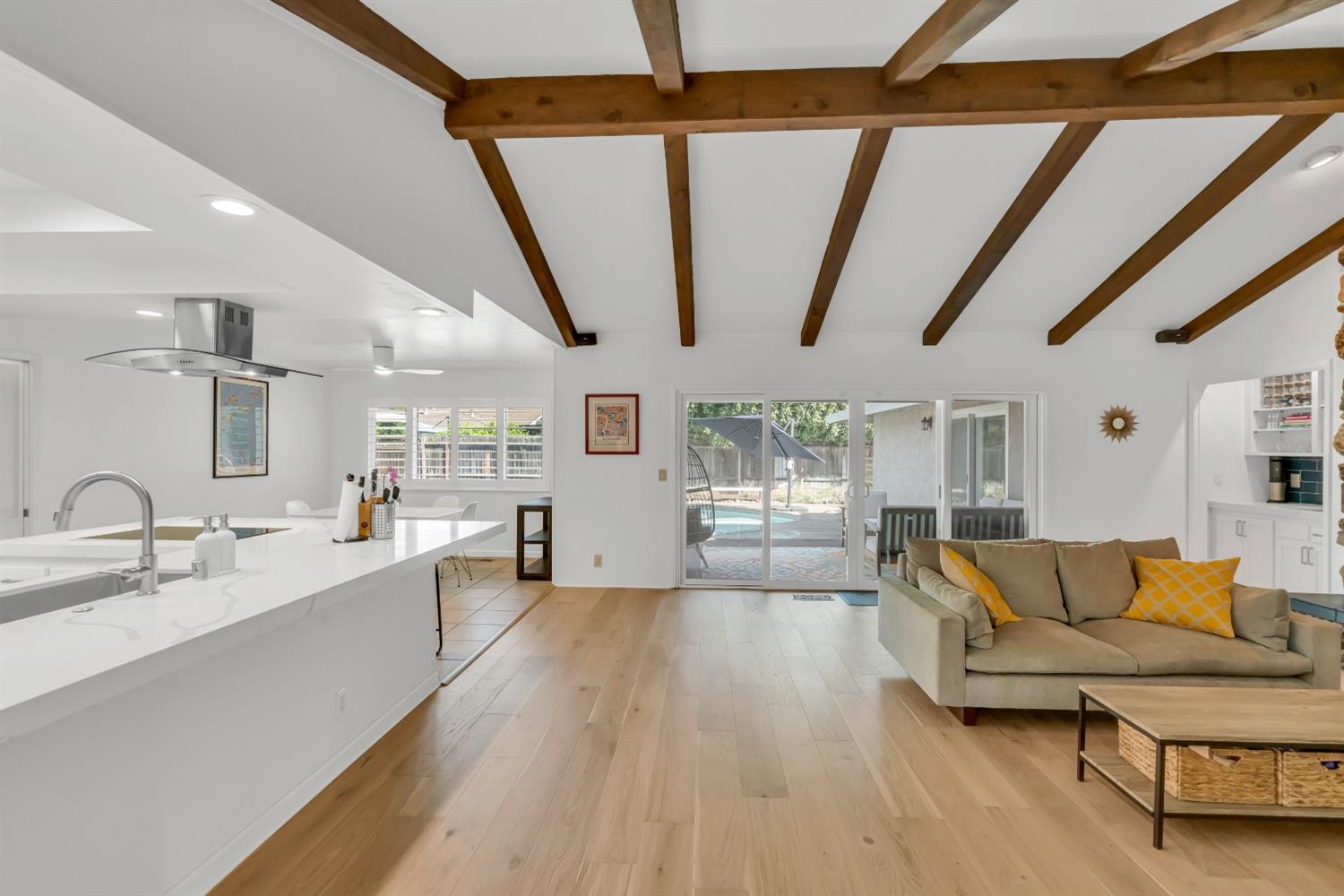 Detail Gallery Image 25 of 64 For 4644 American River Dr, Sacramento,  CA 95864 - 5 Beds | 3 Baths