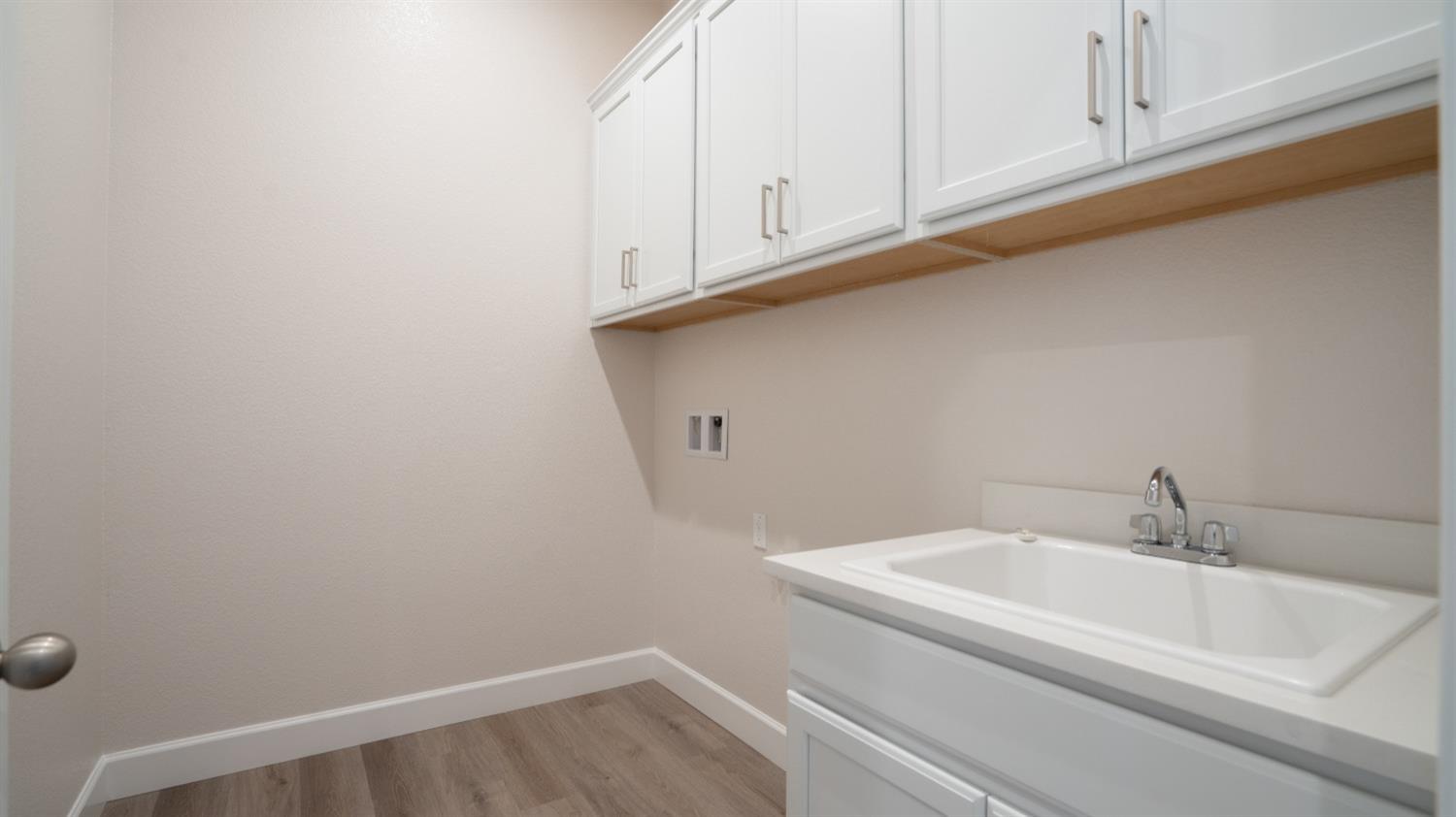 Detail Gallery Image 10 of 37 For 2153 Geneva Way, Manteca,  CA 95337 - 4 Beds | 2/1 Baths