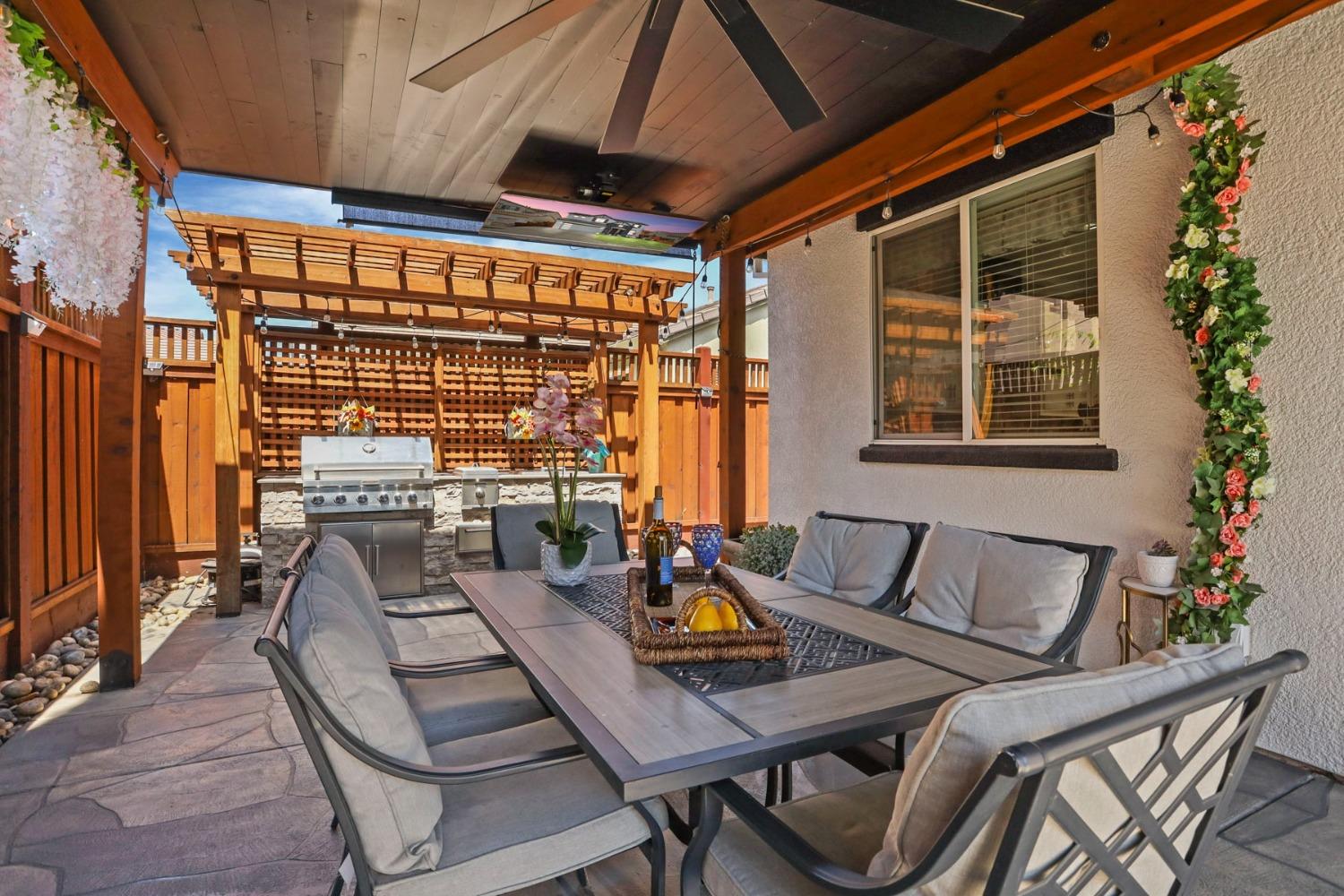 Detail Gallery Image 61 of 77 For 16907 E Cobble Creek Way, Lathrop,  CA 95330 - 4 Beds | 2/1 Baths