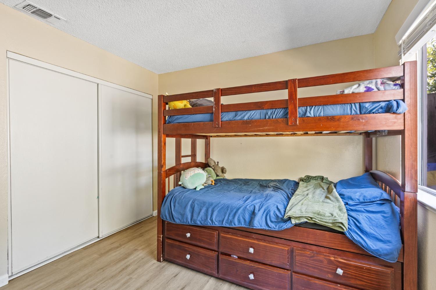 Detail Gallery Image 18 of 24 For 6227 Center Mall Way, Sacramento,  CA 95823 - 2 Beds | 1 Baths